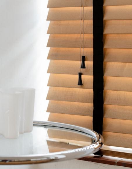 Lounge blinds from wood